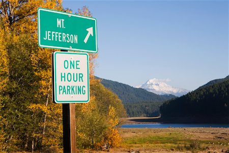 simsearch:600-01224026,k - Parking and Landmark Sign Mt Jefferson Oregon, USA Foto de stock - Sin royalties Premium, Código: 600-02130644