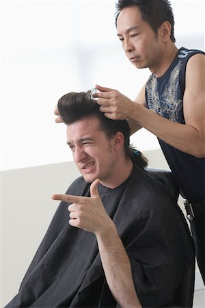 simsearch:600-01837492,k - Homme au Salon de coiffure Photographie de stock - Premium Libres de Droits, Code: 600-02264681