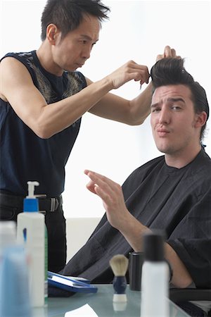 simsearch:600-01837492,k - Homme au Salon de coiffure Photographie de stock - Premium Libres de Droits, Code: 600-02264682