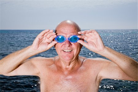 simsearch:700-01199303,k - Portrait of Swimmer Wearing Goggles Stock Photo - Premium Royalty-Free, Code: 600-02315002