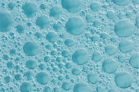 Foam Bubbles on Water's Surface Foto de stock - Sin royalties Premium, Código: 600-02347976