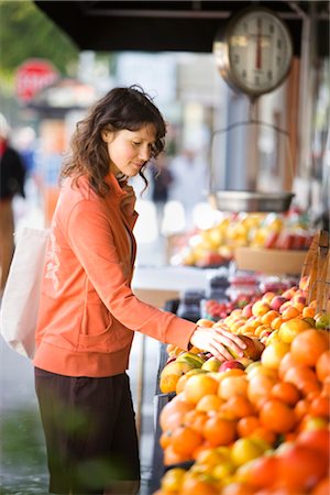 fruit shop displays - Woman Shopping at Market, Marina District, San Francisco, California, USA Stock Photo - Premium Royalty-Free, Code: 600-02386180