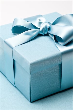 present wrapped close up - Close-up of Present Stock Photo - Premium Royalty-Free, Code: 600-02429220