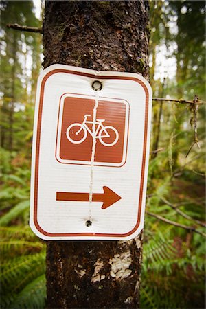 simsearch:600-03696739,k - Mountain Biking Trail Sign at Blackrock Mountain Bike Park, Near Salem, Oregon, USA Stock Photo - Premium Royalty-Free, Code: 600-02586036