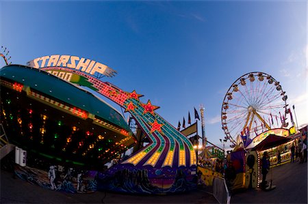 simsearch:700-02990047,k - Amusement Park Rides, Toronto, Ontario, Canada Stock Photo - Premium Royalty-Free, Code: 600-02638036