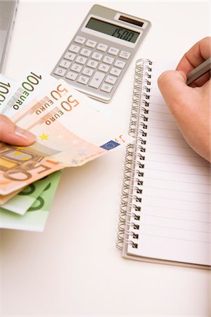 past due - Woman's Hands Counting Money Stock Photo - Premium Royalty-Free, Code: 600-02638206