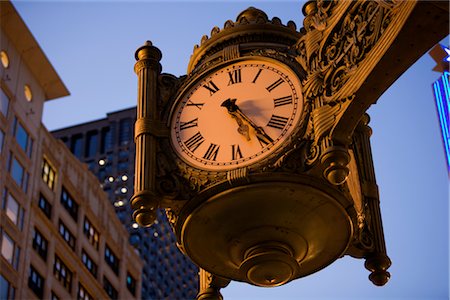 Clock and Buildings, Chicago, Illinois, USA Stock Photo - Premium Royalty-Free, Code: 600-02669703