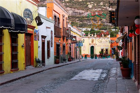 Street, Bernal, Queretaro, Mexico Stock Photo - Premium Royalty-Free, Code: 600-02694289