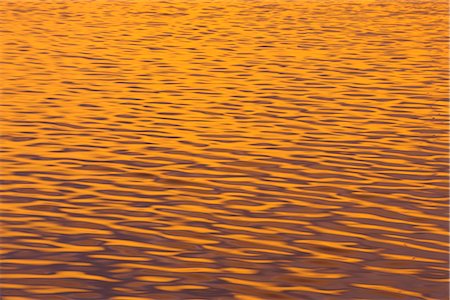 Sunlight Reflecting on Water, Ushuaia, Argentina Foto de stock - Sin royalties Premium, Código: 600-02691447