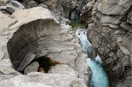 La rivière Maggia, Valle Maggia, Canton du Tessin, Suisse Photographie de stock - Premium Libres de Droits, Code: 600-02693585