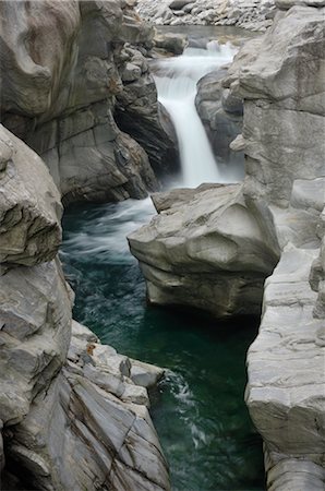La rivière Maggia, Valle Maggia, Canton du Tessin, Suisse Photographie de stock - Premium Libres de Droits, Code: 600-02693586