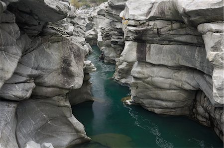 La rivière Maggia, Valle Maggia, Canton du Tessin, Suisse Photographie de stock - Premium Libres de Droits, Code: 600-02693582