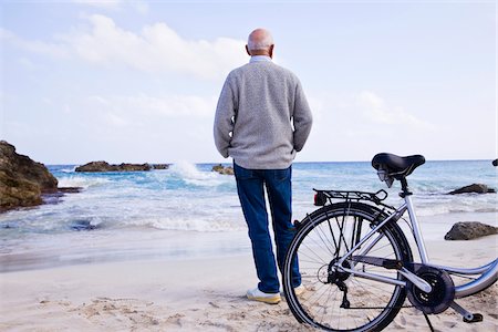 simsearch:700-01163568,k - Man With Bicycle on the Beach Stock Photo - Premium Royalty-Free, Code: 600-02693909