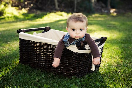 dazzo - Baby Boy in Basket Stock Photo - Premium Royalty-Free, Code: 600-02701270