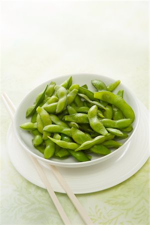 Still Life of Edamame in Bowl Stock Photo - Premium Royalty-Free, Code: 600-02701378