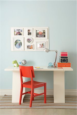 photographic print - Child's Desk Stock Photo - Premium Royalty-Free, Code: 600-02756832