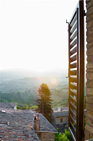 shutters - Todi, Province of Perugia, Umbria, Italy Stock Photo - Premium Royalty-Free, Code: 600-02828592