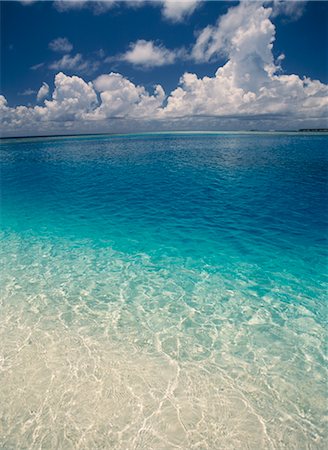 simsearch:600-02886000,k - Tropical Seascape, Sea & Blue Sky Stock Photo - Premium Royalty-Free, Code: 600-02885998