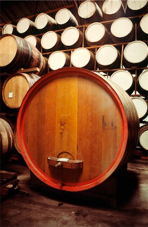 simsearch:600-02886434,k - Barrels, Vineyard, Winery Stock Photo - Premium Royalty-Free, Code: 600-02886054