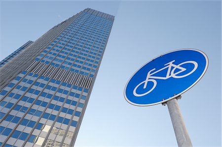 Skyscraper and Bicycle Sign, Frankfurt, Hesse, Germany Stock Photo - Premium Royalty-Free, Code: 600-02883168