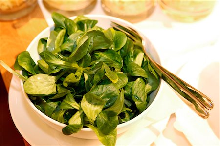simsearch:700-03053816,k - Close-up of Salad in Restaurant Stock Photo - Premium Royalty-Free, Code: 600-02943495
