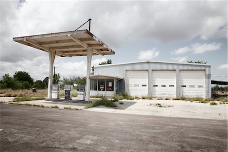 service station - Gas Station, Marathon, Texas, USA Stock Photo - Premium Royalty-Free, Code: 600-03017367