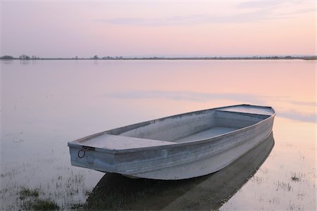 simsearch:600-08783087,k - Rowboat on Neusiedler See, Burgenland, Austria Stock Photo - Premium Royalty-Free, Code: 600-03018065