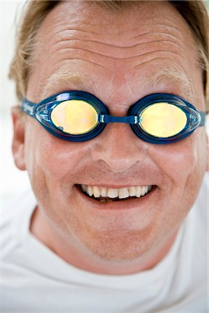 forty wrinkle - Man Wearing Goggles Stock Photo - Premium Royalty-Free, Code: 600-03053979