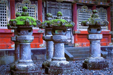Stone Lanterns at Nikko Toshogu Shrine, Nikko, Japan Stock Photo - Premium Royalty-Free, Code: 600-03152244