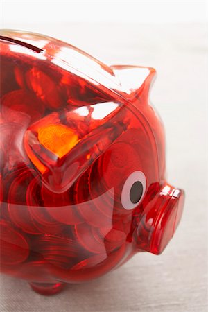 simsearch:600-02797971,k - Close-Up of Piggy Bank Stock Photo - Premium Royalty-Free, Code: 600-03178760