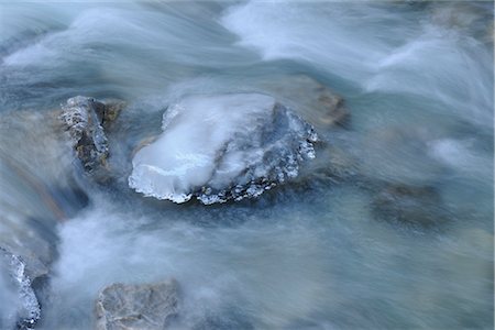Stream in Winter, Partnachklamm Gorge, Garmisch Partenkirchen, Bavaria, Germany Stock Photo - Premium Royalty-Free, Code: 600-03297799