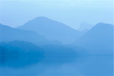 simsearch:600-03665755,k - Lac Fuschlsee avec Morning Fog, Salzkammergut, Salzbourg, Autriche Photographie de stock - Premium Libres de Droits, Code: 600-03298877