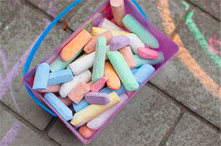 pastel - Close-up of Chalk in Bucket Stock Photo - Premium Royalty-Free, Code: 600-03439445
