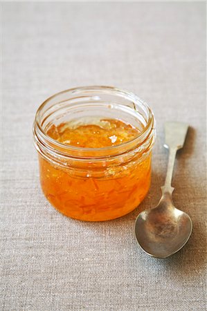 Jar of Marmalade and Vintage Spoon Stock Photo - Premium Royalty-Free, Code: 600-03445422