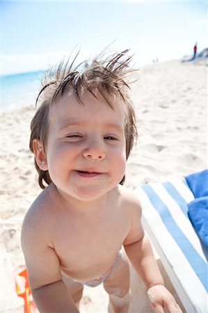 Petit garçon sur la plage, Playa del Carmen, péninsule du Yucatan, Mexique Photographie de stock - Premium Libres de Droits, Code: 600-03456877