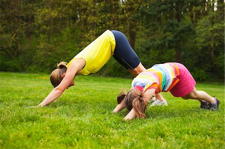 role model (female) - Mother and Young Daughter Exercising in the Park, Portland, Oregon, USA Stock Photo - Premium Royalty-Free, Code: 600-03563814