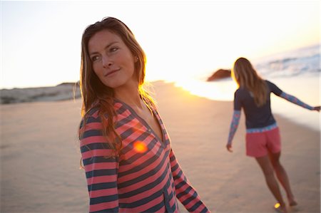 Women at Beach, Baja California Sur, Mexico Stock Photo - Premium Royalty-Free, Code: 600-03586510