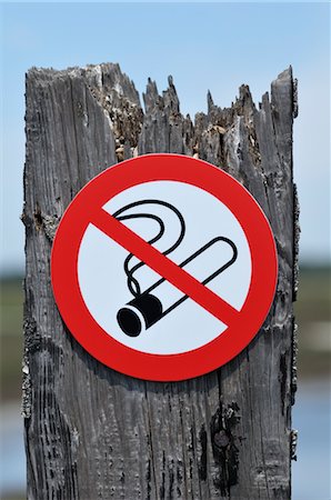 No Smoking Sign Stock Photo - Premium Royalty-Free, Code: 600-03601409