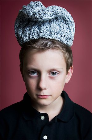 simsearch:600-06334388,k - Portrait of Boy Wearing Hat Foto de stock - Sin royalties Premium, Código: 600-03623013