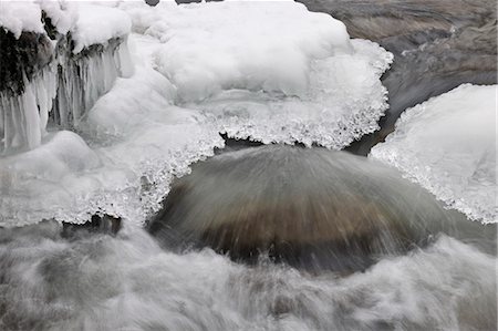 simsearch:600-06553323,k - Ice Formations, Sihl River, Canton of Zurich, Switzerland Stock Photo - Premium Royalty-Free, Code: 600-03644622