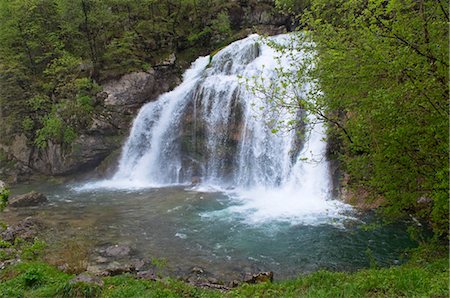 Waterfall, Soca River, Slovenia Foto de stock - Sin royalties Premium, Código: 600-03659229