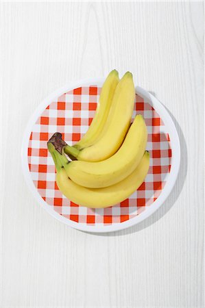 simsearch:600-07311268,k - Bananas on Plate Stock Photo - Premium Royalty-Free, Code: 600-03682056