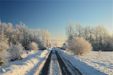 simsearch:700-03768721,k - Road Through Winter Landscape, near Villingen-Schwenningen, Black Forest, Schwarzwald-Baar, Baden-Wurttemberg, Germany Stock Photo - Premium Royalty-Free, Code: 600-03737996