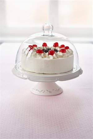 fancy (highly decorated) - Black Forest Cake Foto de stock - Sin royalties Premium, Código: 600-03738132