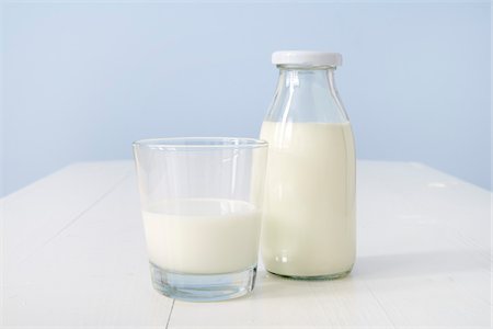 simsearch:600-04625586,k - Glass of Milk and Bottle Stock Photo - Premium Royalty-Free, Code: 600-03738812