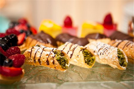 simsearch:700-06531927,k - Close-up of Cannoli Stock Photo - Premium Royalty-Free, Code: 600-03739027