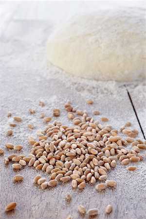 Cereal Grain and Mound of Dough Foto de stock - Sin royalties Premium, Código: 600-03782496