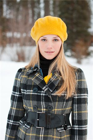 Woman in Wearing Yellow Beret, Frisco, Summit County, Colorado, USA Stock Photo - Premium Royalty-Free, Code: 600-03814952