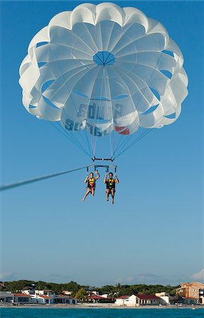 sequence day - Couple Paragliding, Reef Playacar Resort and Spa Hotel, Playa del Carmen, Quintana Roo, Yucatan Peninsula, Mexico Foto de stock - Sin royalties Premium, Código: 600-03849629