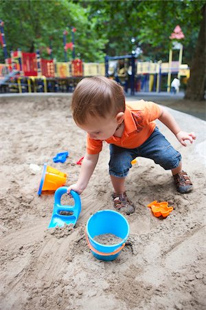 portland - Boy Playing in Sandbox, Washington Park Playground, Portland, Oregon, USA Stock Photo - Premium Royalty-Free, Code: 600-03865177